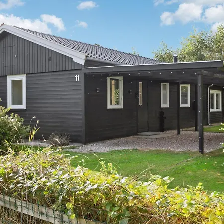 Holiday home Stunning In Vaeggerlose With Wifi *