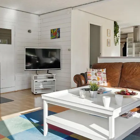 Holiday home Stunning In Vaeggerlose With Wifi